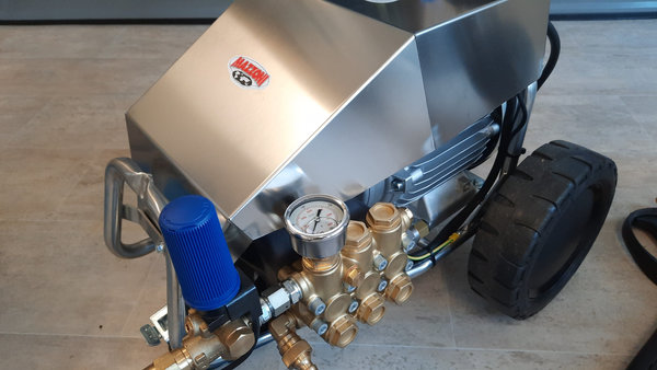 Mazzoni•Elektrobetriebener Kaltwasserhochdruckreiniger 150 bar 21 l/min.